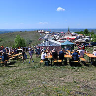 So schön war der Auftakt: Das Walberlafest 2025 auf der Ehrenbürg in der Fränkischen Schweiz hat begonnen.