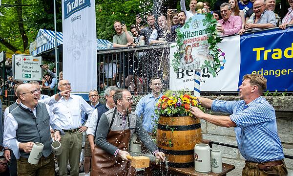 Eröffnung Erlanger Bergkirchweih mit Bieranstich