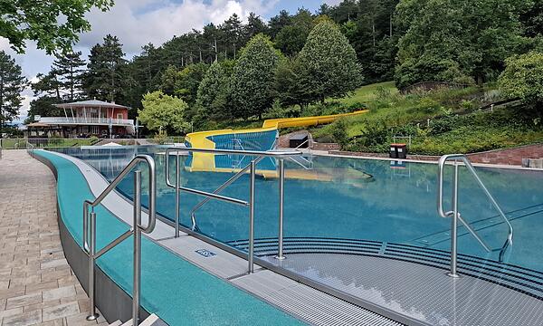 Auf 40 Meter Länge ist es im Nichtschwimmerbereich mögliche Bahnen zu schwimmen.