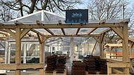 Josiashütte Coburg Die Josiashütte, die während der Wintermonate im Coburger Josiasgarten stand, wird abgebaut.