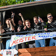 Nach einem Jahr in der Kreisliga ist der TSV Knetzgau/DJK Oberschwappach  zurück in der Bezirksliga. Das wurde am Sonntag ordentlich gefeiert.