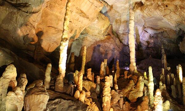 Der „Kerzensaal“ in der Binghöhle in Streitberg.