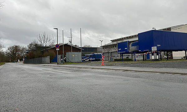 Hier in der Industriestraße in Dörfles-Esbach war die 40-jährige Frau am 30. November 2024 zuletzt lebend gesehen worden.