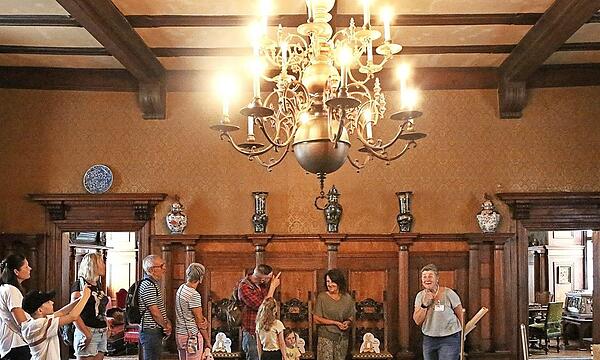In den Familienführungen kann das Graf-Luxburg-Museum kindgerecht entdeckt werden.