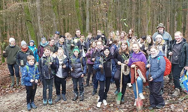 Die Schüler der Mittelschule Scheßlitz hatten sichtlich Spaß an der Waldaktion.