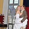 Nadine und Jan Burdinski vom Fränkischen Theatersommer verstanden es, das Wirken des Film- und Sexsymbols ihrer Zeit, Marilyn Monroe, treffend zu verkörpern und deren Leben mitunter aus einer anderen Perspektive darzustellen.