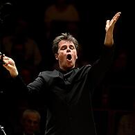 Jakub Hruša ist seit 2016 Chefdirigent der Bamberger Symphoniker.