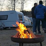 Das Beisammensein, der Austausch, Fachsimpeln, Tipps und Erfahrungen neben der Feuerschale in einer entspannten Atmosphäre ist das A und O.