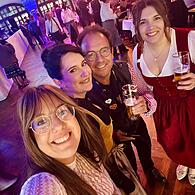 Melanie Streit zusammen mit Carmen Cieslar, Markus Schmidt und Luisa Zametzer (von links)Melanie Streit Bierkönigin