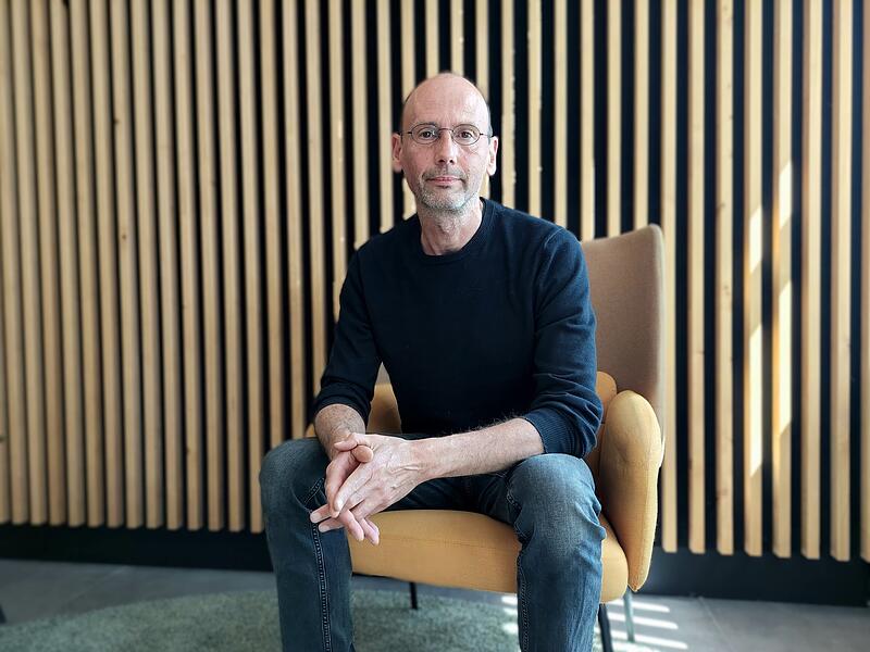 Stephan Kettner, seit 2020 im Bamberger Stadtrat für  möchte in Bamberg eine Selbsthilfegruppe für Angehörige von ME/CFS-Betroffenen gründen.