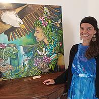 Ausstellung in Rattelsdorf: Annabel Adler mit ihrem Selbstportrait "Mother Earth"