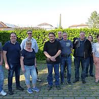 Geballte Präsenz: Der Standort für das geplante Resort liegt der Bürgerinitiative Adelsdorf schwer im Magen. Zusammen mit Georg Spielberger haben Markus Kruas (links) und Artur Zwanzger die Initiative gegründet.