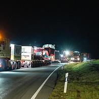 So viel Platz wie auf diesem Bild war auf den engen Landstraßen nicht immer. Oftmals ging es um wenige Zentimeter.