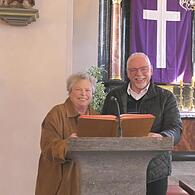 Maria Leibold und Bernhard Kretz sind nach 27 Jahren als Wortgottesdienstbeauftragte verabschiedet worden. In unzähligen Gottesdiensten hatten sie vom Ambo aus das Wort Gottes verkündet.