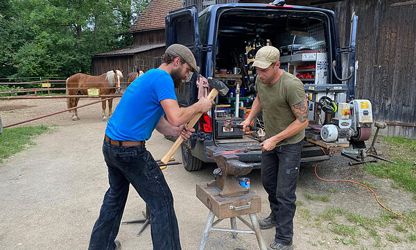 Constantin Trißler und Philipp Schülein bei der Arbeit