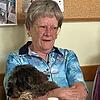 Thea Gemeinhardt, begleitet von ihrem Hund: 1945 hat sie auf wundersame Weise ihren Vater wieder gefunden. Thea Gemeinhardt, begleitet von ihrem Hund: 1945 hat sie auf wundersame Weise ihren Vater wieder gefunden.