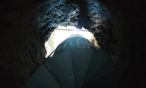 Wendeltreppe in einem Turm
