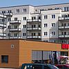 Seit 2025 (1. Quartal) gibt es in dem Quartier eine niedergelassene Ärztin und endlich auch mit der Rewe einen Nahversorger (vulgo: Supermarkt).