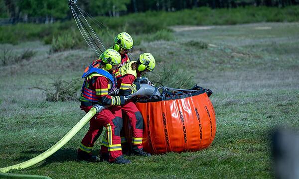 15.000 Quadratmeter Wald in Brand - Löscheinsatz dauert an