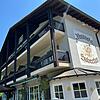 Waldhotel Hubertus zwischen Rottenbach (Landkreis Coburg) und Eisfeld (Landkreis Hildburghausen) Seit 1996 gibt es das „Waldhotel Hubertus“ am ehemaligen Grenzübergang zwischen Rottenbach (Landkreis Coburg) und Eisfeld (Landkreis Hildburghausen).
