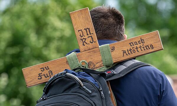 Start der 196. Regensburger Fußwallfahrt nach Altötting