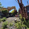 Im beliebten Freizeitpark „Monsterpark Rattelsdorf“ waren die Riesenbagger eine Attraktion. Nun stehen sie zum Verkauf.