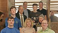 Teil der Geehrten und Gäste sowie des Vorstands (von links): Valentin Maiwald (Sportleiter), Felix Maiwald (4. Platz Vereinsmeisterschaften), Peter Hübner (ADAC Nordbayern), Norbert Groß (Erster Bürgermeister Markt Kasendorf), Stefanie Trammer (25...