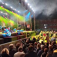 Im vergangenen Jahr spielte die österreichische Band „Wanda“ ein Konzert auf dem Gelände der Kulturfabrik Cortendorf. In diesem Jahr der irische  Sänger Ronan Keating.