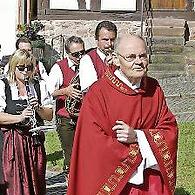 Pfarrer i. R. Josef Zwickel bei seinem 50. Priesterjubiläum 2015 in Diebach.