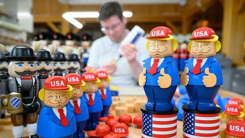 Trump als Räuchermännchen
