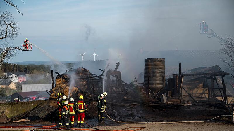 Bauernhof in Oberfranken steht in Vollbrand