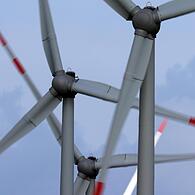 Windräder können eine sichere Einnahmequelle s ein.