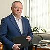 Bad Kissingens Landrat Thomas Bold in seinem Büro. Tritt er 2026 noch einmal zur Kommunalwahl an?