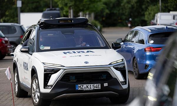 Autonomes Fahrzeug «KIRA»