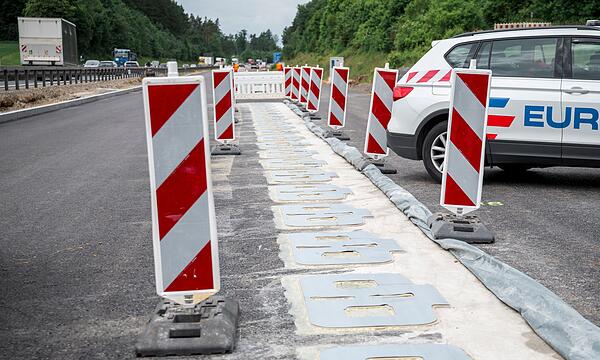 Teststrecke induktives Laden von Elektrofahrzeugen