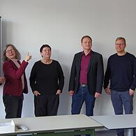 Sie besichtigen die neuen Räumlichkeiten: (von links) Thomas Leiner, Karin Maywald, Birgit Winzek, Nico Rogge als Bürgermeister von Oerlenbach (25 Jahre), Geschäftsführer Thomas Burkard und Schatzmeister Roland Bitsch.