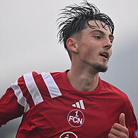Hier trägt der Coburger Dustin Forkel noch das Trikot des 1. FC Nürnberg. Zur neuen Saison wechselt er auf Leihbasis zum Drittligisten SSV Jahn Regensburg.