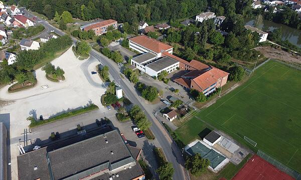 In der Grundschule in Weisendorf reichen die Plätze für die Mittagsbetreuung nicht aus.
