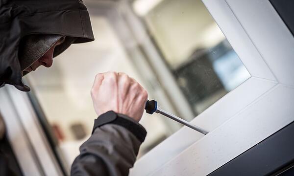 Erneute Einbrüche in Schulen und einer Kinderkrippe in den Landkreisen Forchheim und Erlangen-Höchstadt.