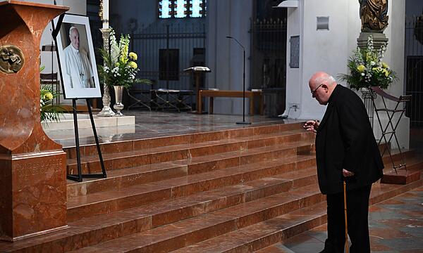 Papst Franziskus gestorben - München