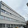 Ein langjähriger Gesellschafter und Geschäftsführer eines familiengeführten Hausverwaltungsunternehmens aus Erlangen soll mit den Mietkautionen der Kunden seinen Lebenswandel finanziert haben. Jetzt ist der 53-jährige Erlanger zu einer zweijährige... Ein langjähriger Gesellschafter und Geschäftsführer eines familiengeführten Hausverwaltungsunternehmens aus Erlangen soll mit den Mietkautionen der Kunden seinen Lebenswandel finanziert haben. Jetzt ist der 53-jährige Erlanger zu einer zweijährigen Bewährungsstrafe verurteilt worden.