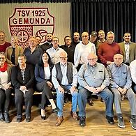Der TSV 1925 Gemünda ehrte in seinem Jubiläumsjahr zahlreiche treue Mitglieder und Mitarbeiter im Vorstand.