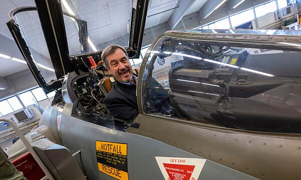 Ministerpräsident Söder besucht Luftwaffengeschwader 74