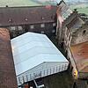 Ein Blick auf den Innenhof von Schloss Saaleck von oben. Ein Blick auf den Innenhof von Schloss Saaleck von oben.