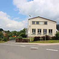 Nach den Sommerferien sollen Sanierung und Umbau des Haarder Kindergartens abgeschlossen sein. Jetzt wurden Pflaster und Platten für den Außenbereich ausgesucht.