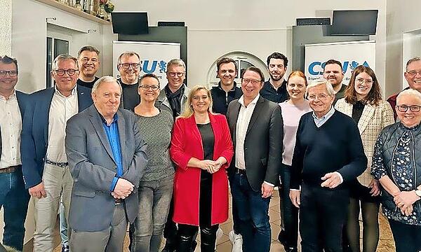Das neugewählte Vorstandsteam des CSU-Ortsverbandes Bamberg-Berggebiet zusammen mit Melanie Huml (Bildmitte).