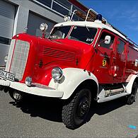 Der Blaulicht-Oldtimer, den sie liebevoll „Schätzla“ nennen, ist der ganze Stolz der Herzogenauracher Feuerwehrleute.