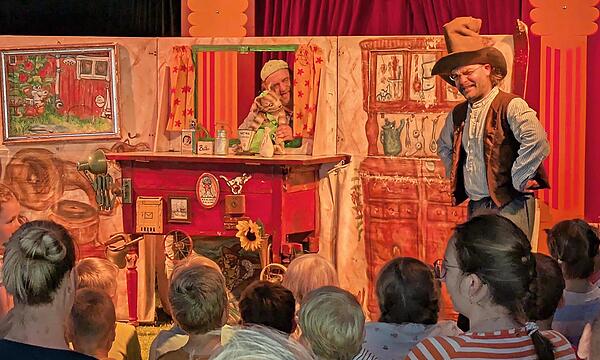 Auch das Theater Kuckucksheim trat im Zirkus auf.