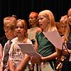 Schülerinnen und Schüler sangen gemeinsam.