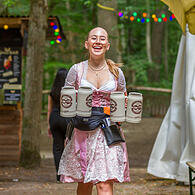 Der Kellerwald Forchheim kann mehr als nur Annafest. Zum Teil herrscht ganzjährig großer Trubel. Wem aber gehören die 23 Keller, an wen sind sie verpachtet und wer schenkt aus? fraenkischertag.de hat die große Übersicht.